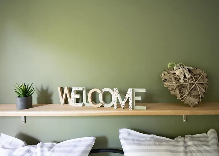 Ideal Couple Jacuzzi Et Jolie Cour Interieure *