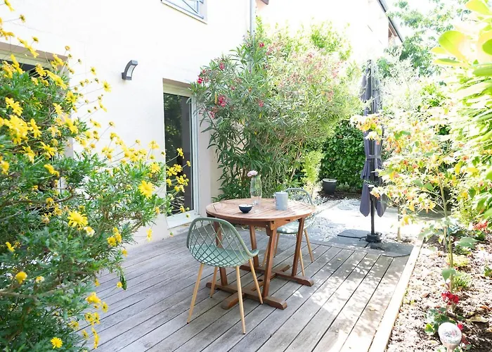 Ideal Couple Jacuzzi Et Jolie Cour Interieure *