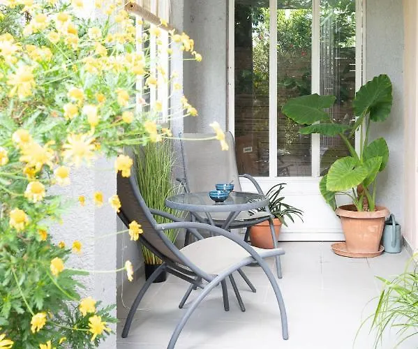 Apartment Ideal Couple Jacuzzi Et Jolie Cour Interieure *