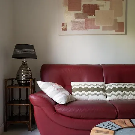 Ideal Couple Jacuzzi Et Jolie Cour Interieure Appartement